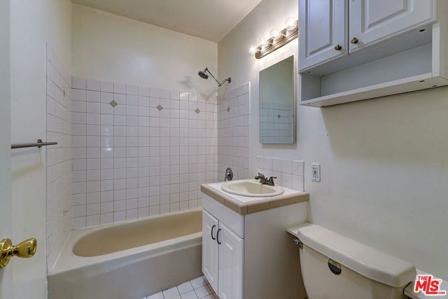 15601 Morrison Street, Encino (los Angeles), CA 91403