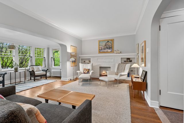 2621 W Windsor Avenue, Chicago, IL 60625