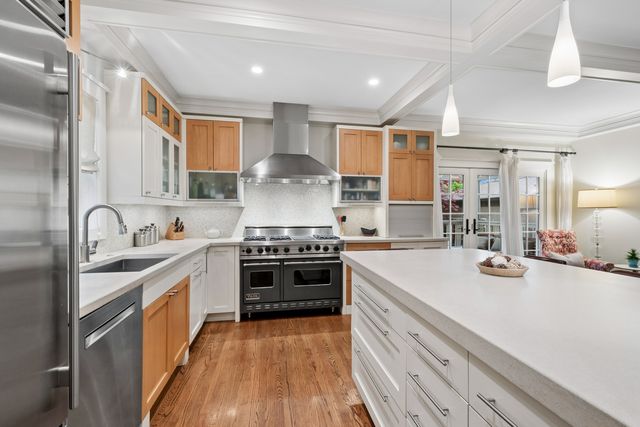 2621 W Windsor Avenue, Chicago, IL 60625