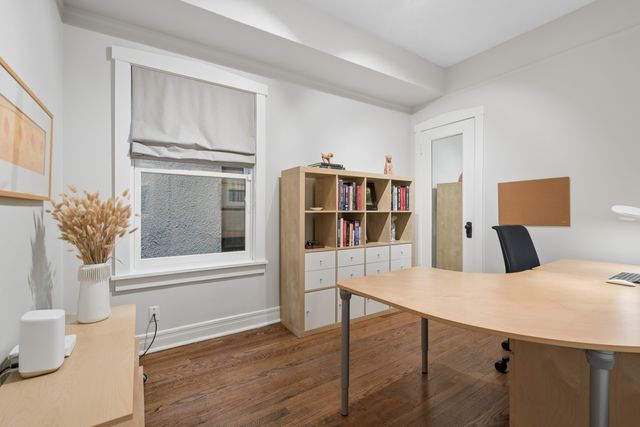 2621 W Windsor Avenue, Chicago, IL 60625