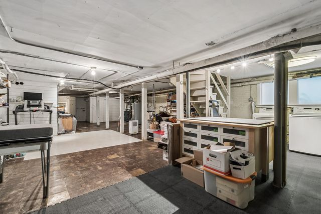 2621 W Windsor Avenue, Chicago, IL 60625