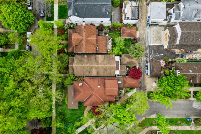 2621 W Windsor Avenue, Chicago, IL 60625