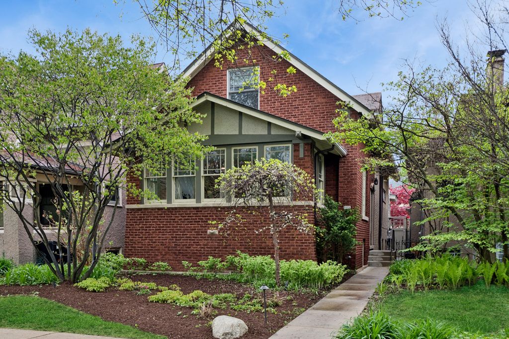 2621 W Windsor Avenue, Chicago, IL 60625