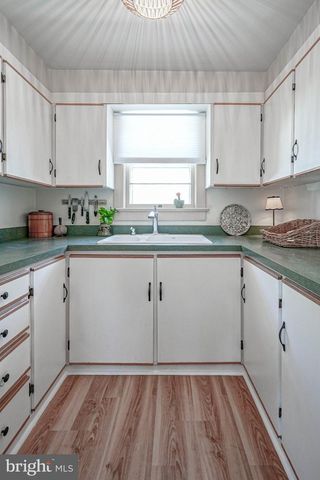 16 EATON RD, Pennsville, NJ 08070