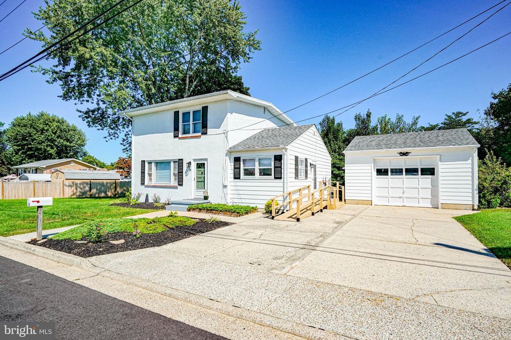16 EATON RD, Pennsville, NJ 08070