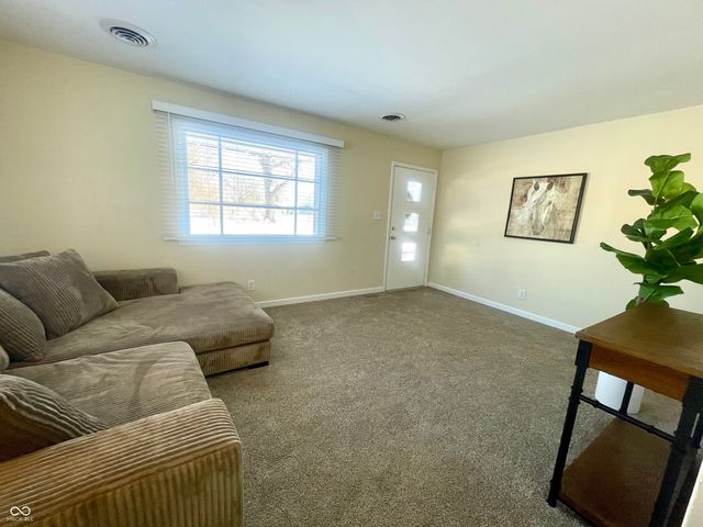 1601 S Clark Street, Muncie, IN 47302