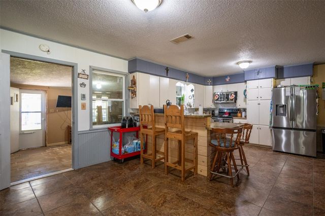 309 N Beech Street, Woodville, TX 75979