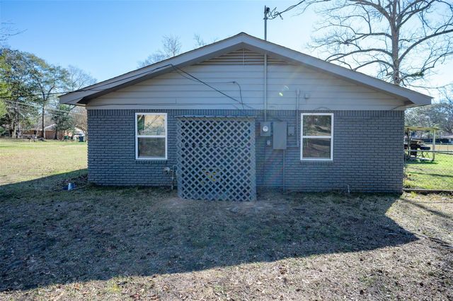 309 N Beech Street, Woodville, TX 75979