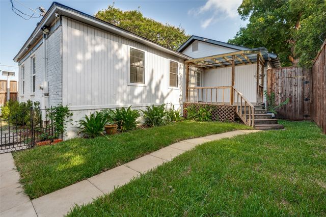 2450 Emmett Street, Dallas, TX 75211