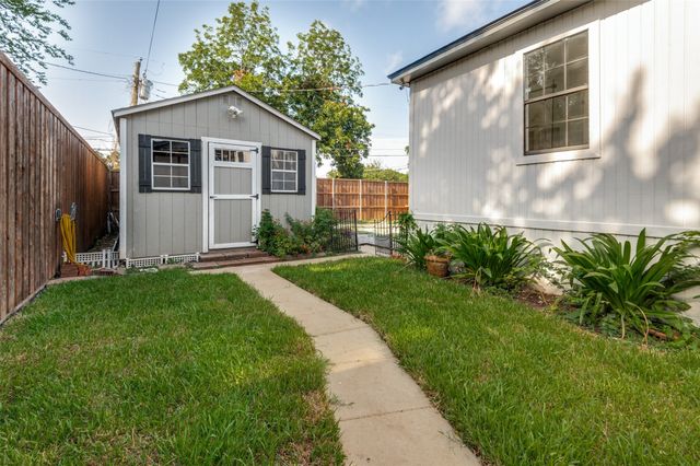 2450 Emmett Street, Dallas, TX 75211