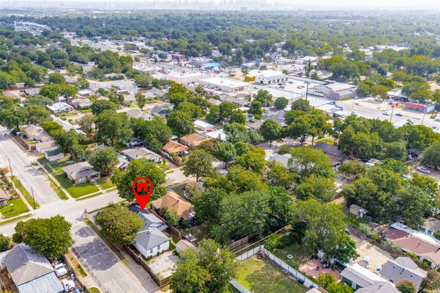 2450 Emmett Street, Dallas, TX 75211