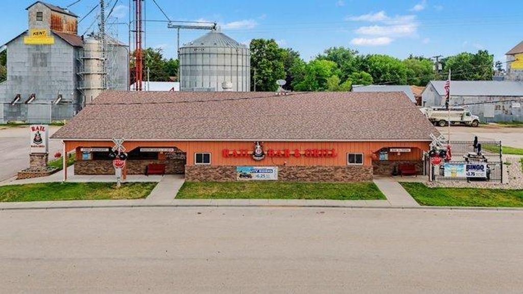 110 Railway Street NW, Lonsdale, MN 55046 — exterior