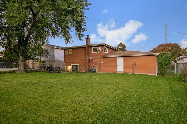 708 Barberry Road, Highland Park, IL 60035