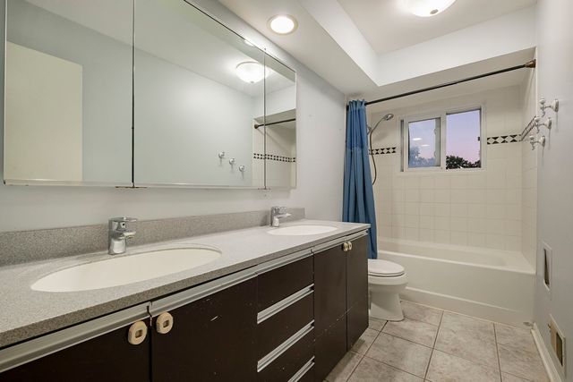 708 Barberry Road, Highland Park, IL 60035