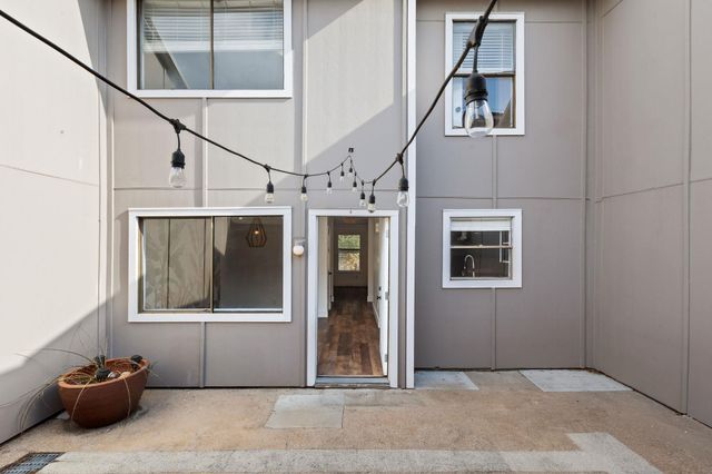 1712 N Timber Ridge RD, Austin, TX 78741