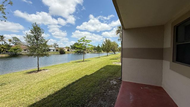 9933 Nob Hill Lane 9933, Sunrise, FL 33351