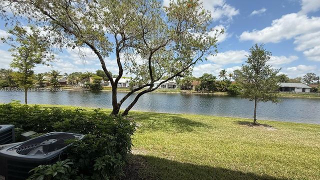 9933 Nob Hill Lane 9933, Sunrise, FL 33351