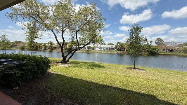 9933 Nob Hill Lane 9933, Sunrise, FL 33351