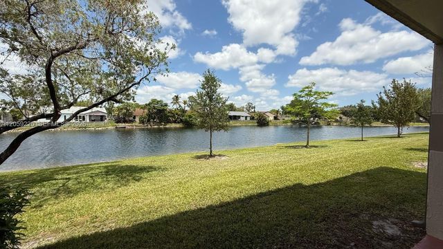 9933 Nob Hill Lane 9933, Sunrise, FL 33351