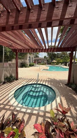 9933 Nob Hill Lane 9933, Sunrise, FL 33351
