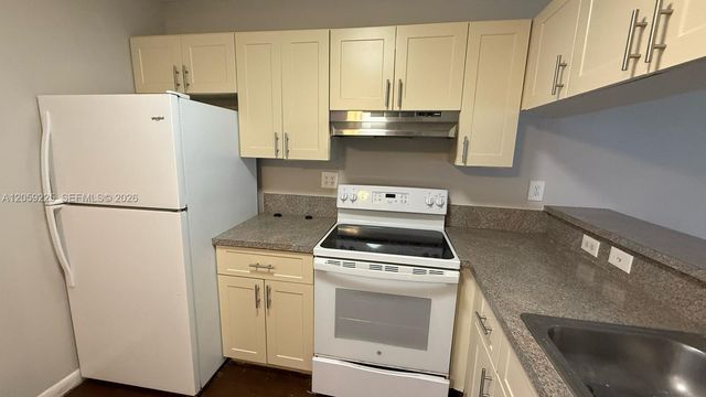 9933 Nob Hill Lane 9933, Sunrise, FL 33351
