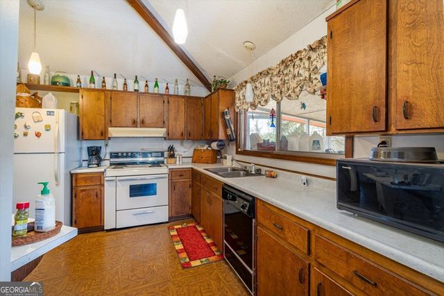 2825 Lazy River Drive, Elberton, GA 30635