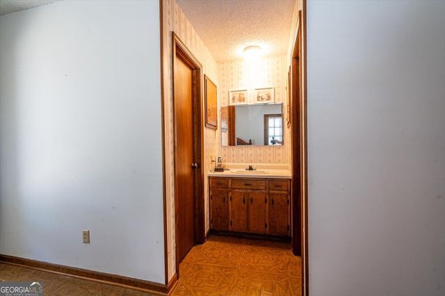 2825 Lazy River Drive, Elberton, GA 30635