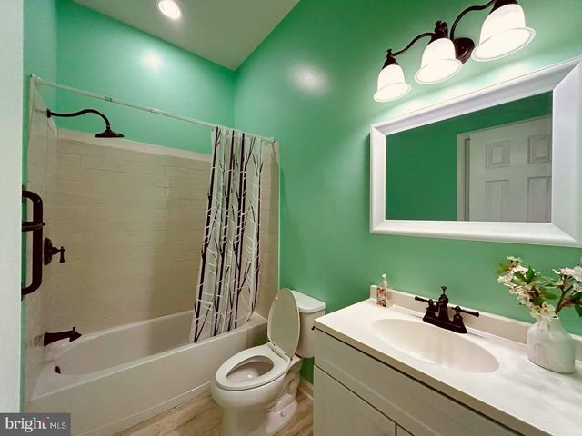 1440 HARTWOOD RD, Fredericksburg, VA 22406