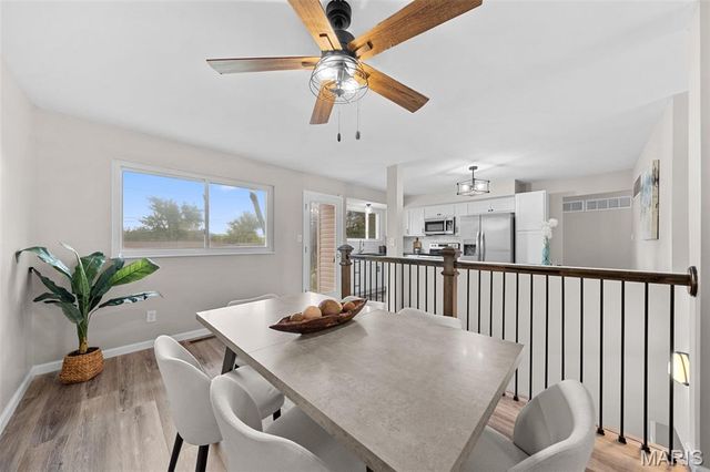 2556 Wesglen Estates Drive, Maryland Heights, MO 63043