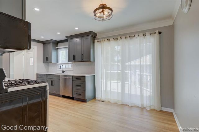 1842 Massoit Road, Royal Oak, MI 48073