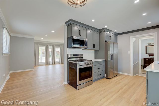1842 Massoit Road, Royal Oak, MI 48073