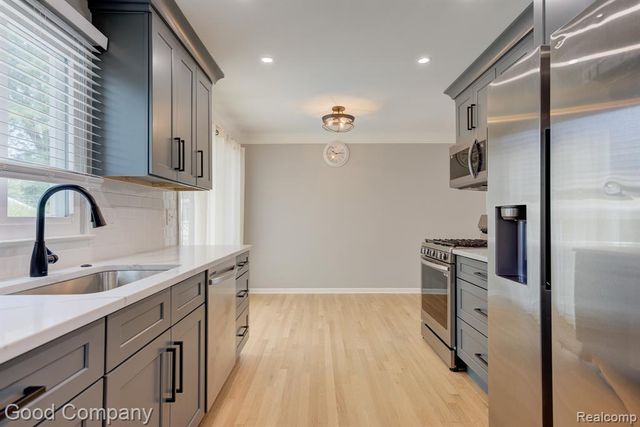 1842 Massoit Road, Royal Oak, MI 48073