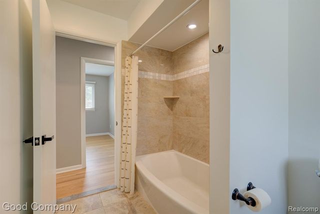 1842 Massoit Road, Royal Oak, MI 48073