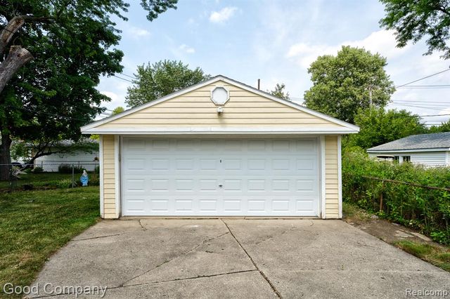 1842 Massoit Road, Royal Oak, MI 48073