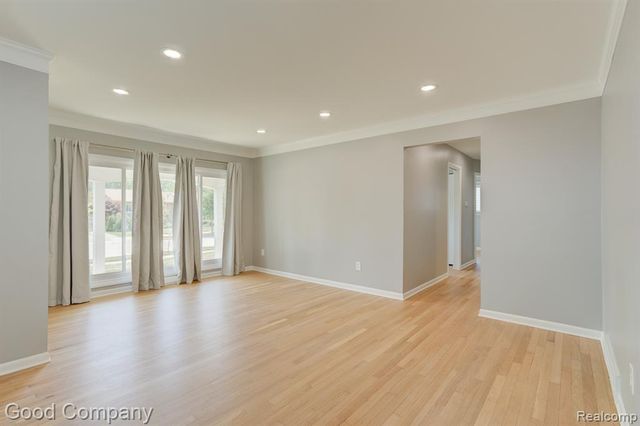 1842 Massoit Road, Royal Oak, MI 48073