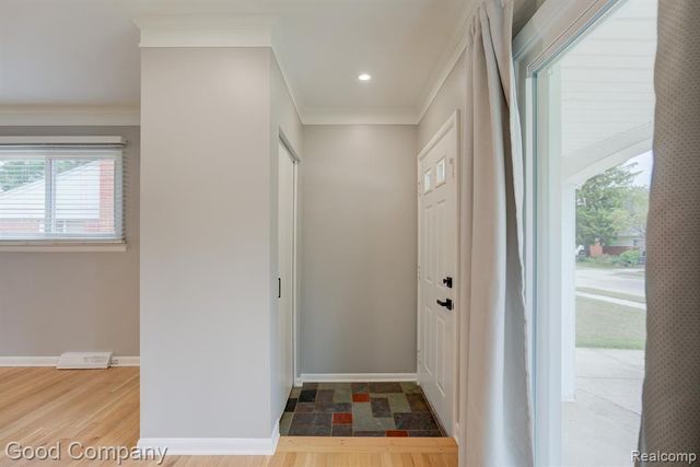 1842 Massoit Road, Royal Oak, MI 48073