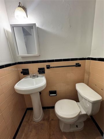 921 N 17th Ct 925, Hollywood, FL 33020