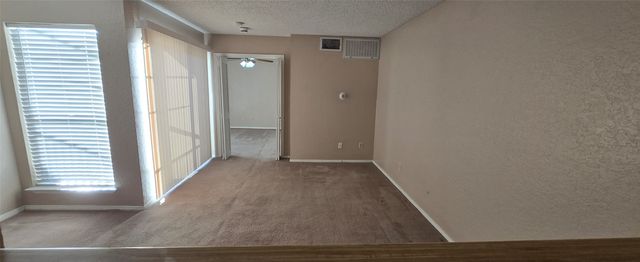 9811 Walnut Street 301, Dallas, TX 75243