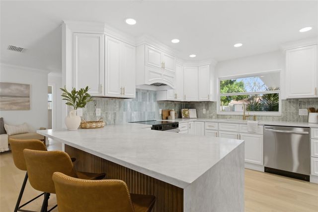 14096 PASSAGE WAY, Seminole, FL 33776