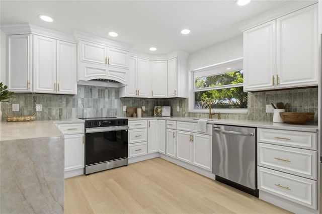 14096 PASSAGE WAY, Seminole, FL 33776