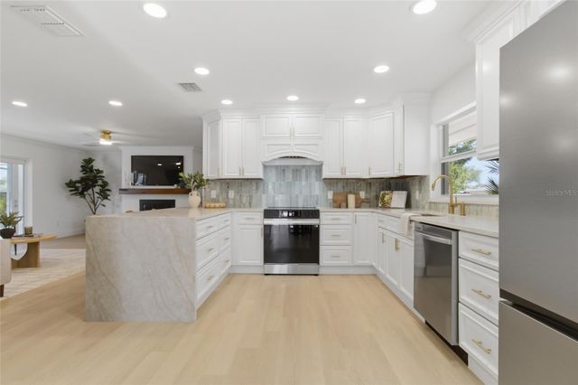 14096 PASSAGE WAY, Seminole, FL 33776