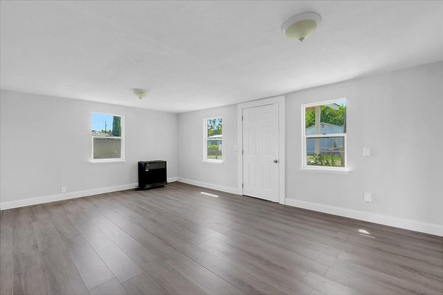 1613 9th Ave, Olivehurst, CA 95961
