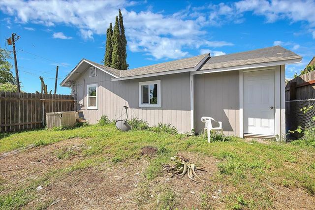 1613 9th Ave, Olivehurst, CA 95961