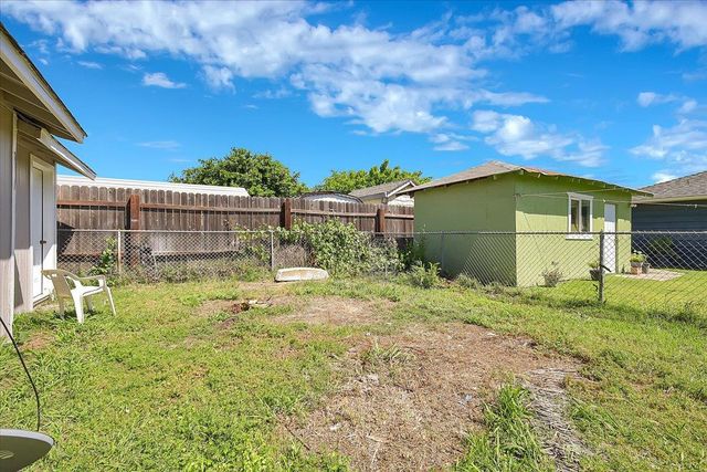 1613 9th Ave, Olivehurst, CA 95961