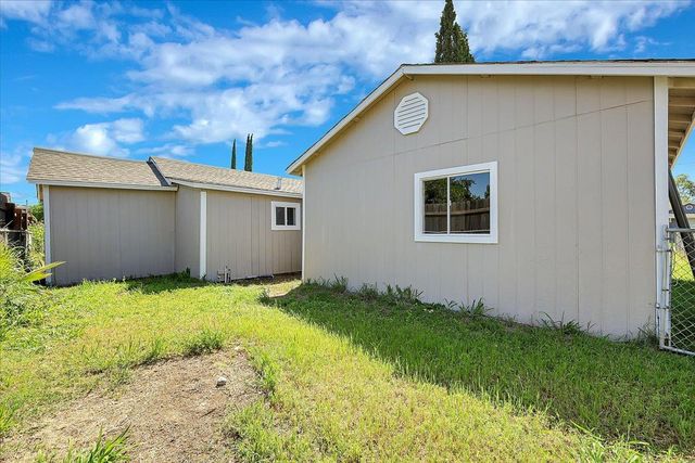 1613 9th Ave, Olivehurst, CA 95961