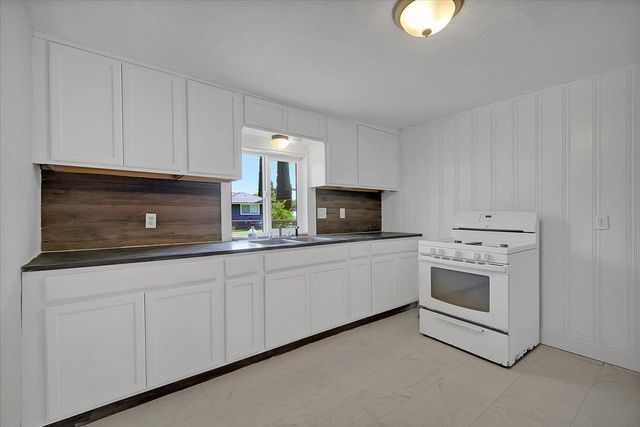 1613 9th Ave, Olivehurst, CA 95961