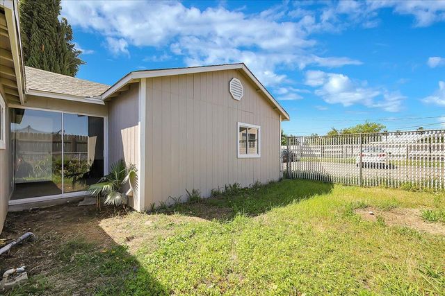 1613 9th Ave, Olivehurst, CA 95961