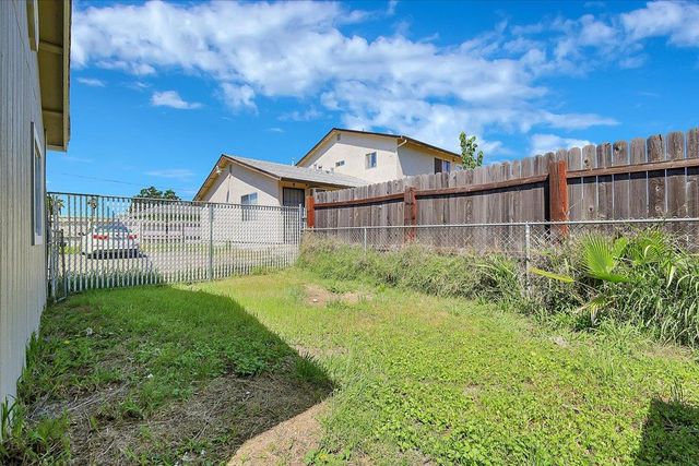 1613 9th Ave, Olivehurst, CA 95961