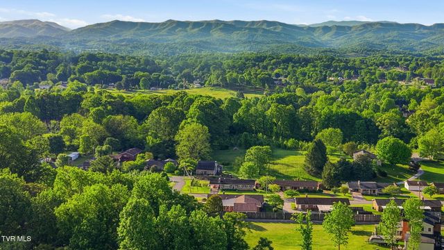 608 Southview Drive, Johnson City, TN 37601