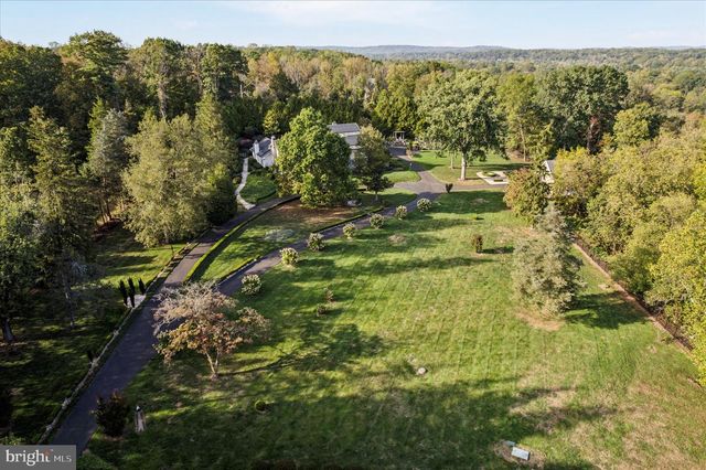 1087 MOUNT EYRE RD, Washington Crossing, PA 18977